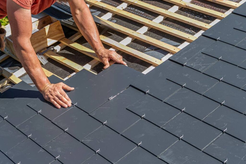 Hiring Roofing Contractor In Chicago